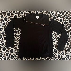 RUN:WAY - Cutout Shoulders w/ Zipper Detail L/S Shirt